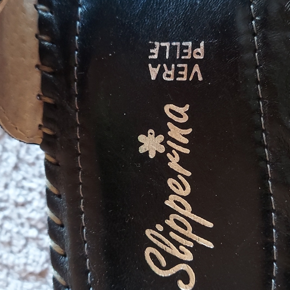Sandals....size 8.5 - Picture 4 of 6